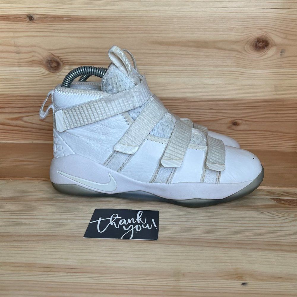 Nike LeBron Soldier XI 918368-103 Shoes US 3Y
